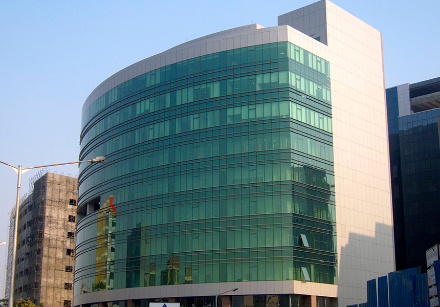 CURVEVIEW™ as façade in a Commercial Building - K Raheja Corp. HQ, Mumbai (India)